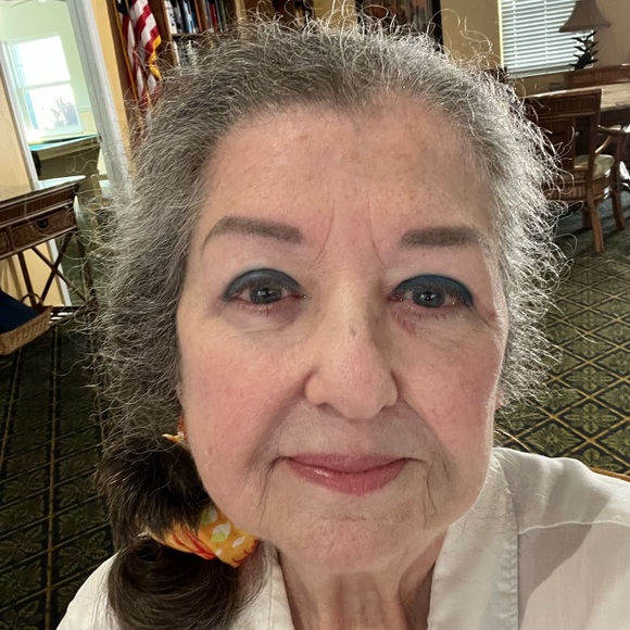 Meet your posher moeymomo/adrian’ - Picture 4 of 16